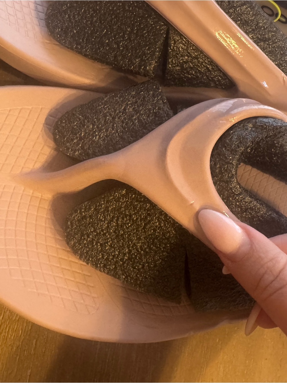 Oofos Oolala Recovery Sandals - Picture 9 of 11